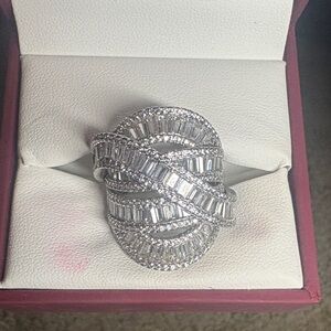 Elegant Silver Women's Ring